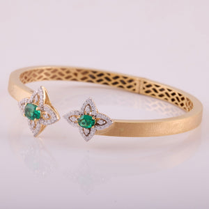 18K Gold, Diamonds and Emeralds Star Cuff Bangle in Brushed Gold Finish