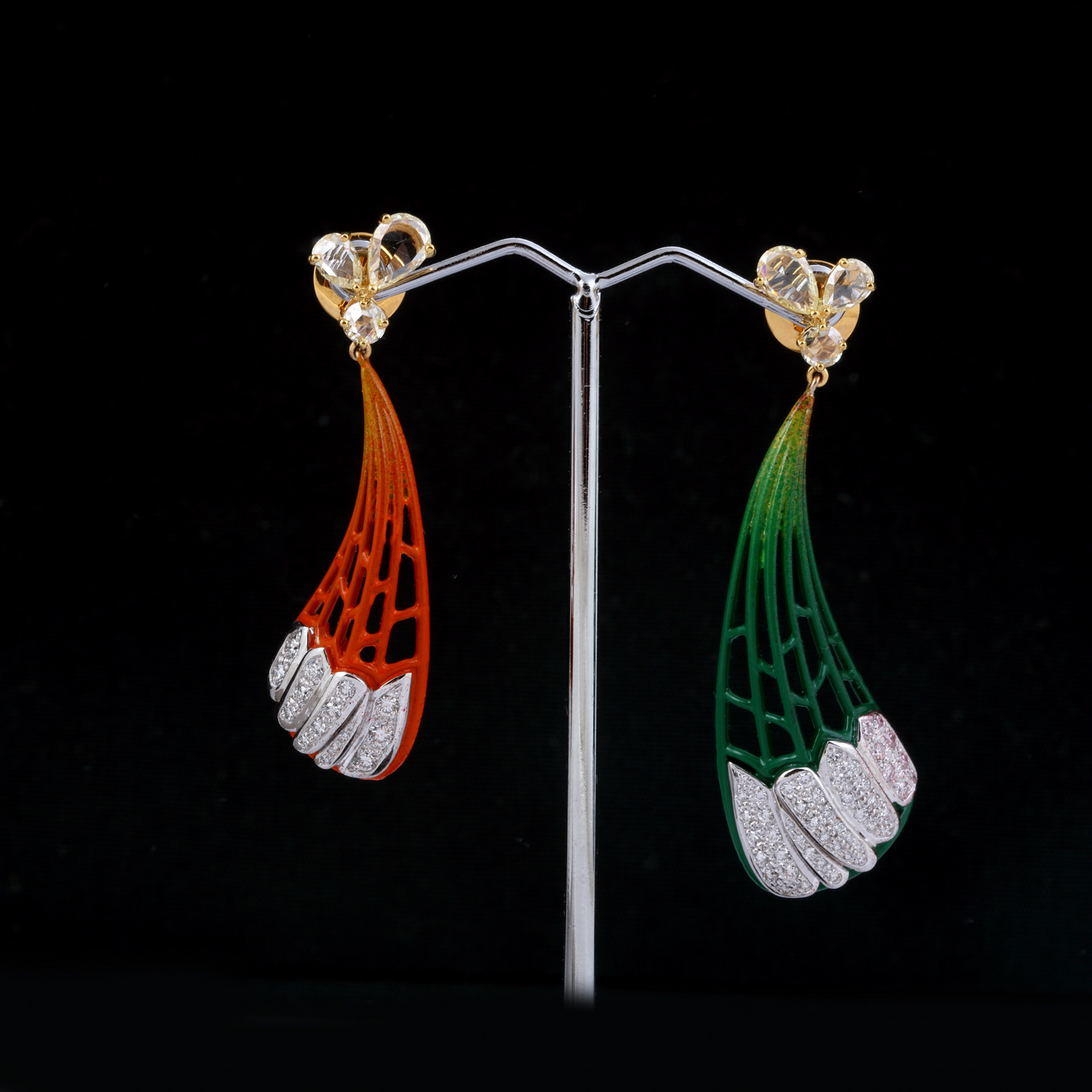 Cicada Orni Earrings in 18K Yellow Gold
