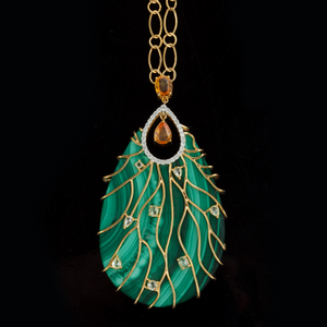 Lantern Fly Necklace in 18K Yellow Gold